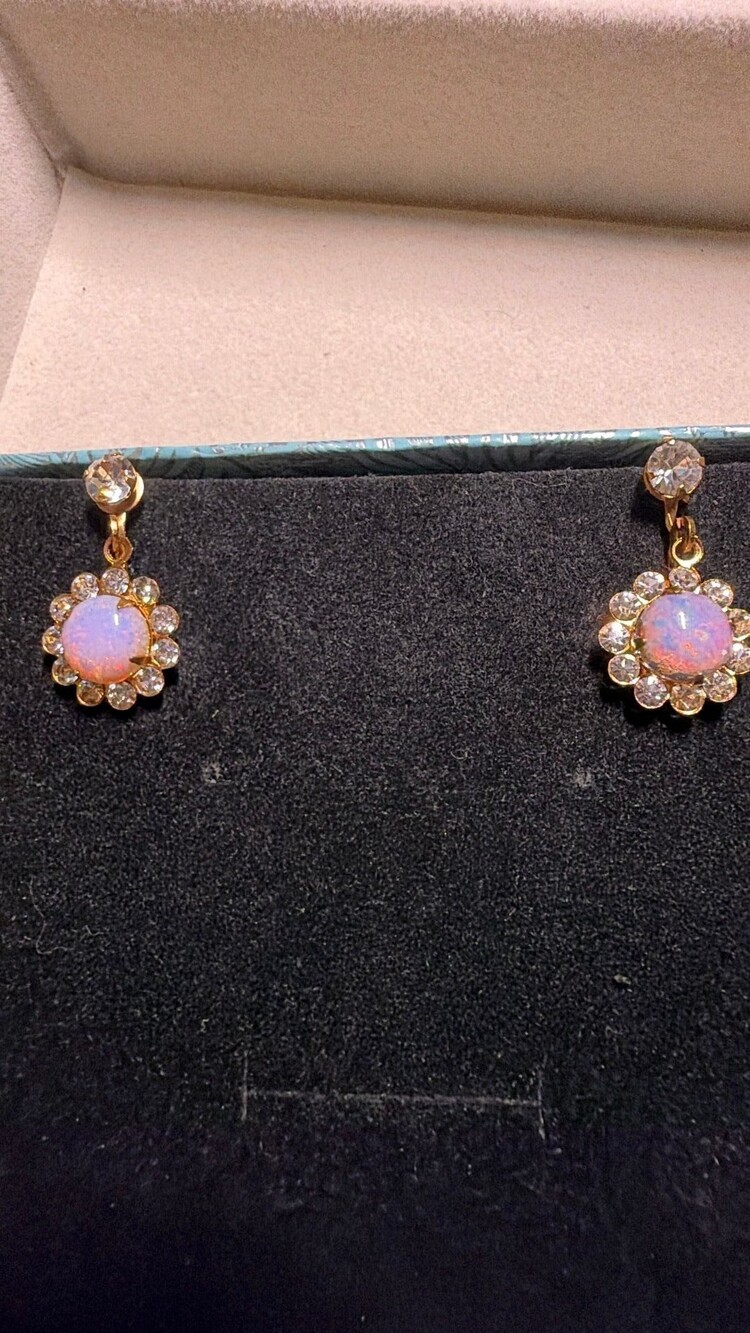 Vintage Earrings Gold-toned opal type stones